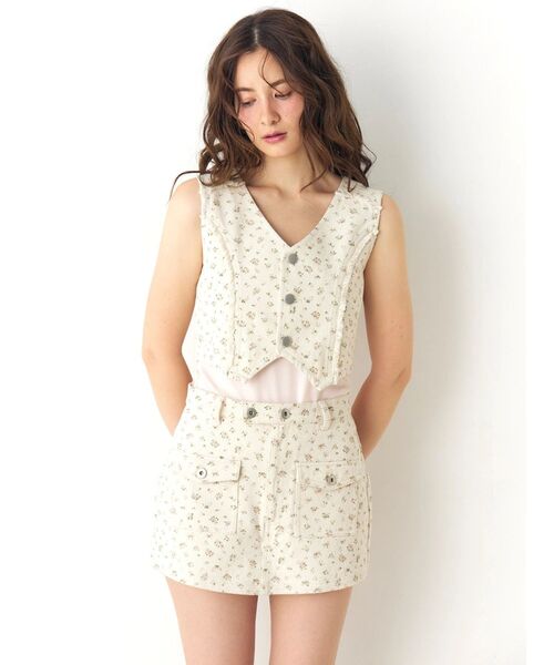 CALNAMUR（カルナムール）の「ツイルフラワーミニスカパン（スカート・レディース・ブルー/ピンク・SMALL/MEDIUM）」の4枚目の写真