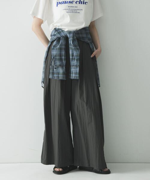URBAN RESEARCH(アーバンリサーチ)の「『UR TECH』ギャザーワイドパンツ(その他パンツ・レディース・ベージュ/ライトグレー/チャコールグレー・36/38)」の1枚目の写真
