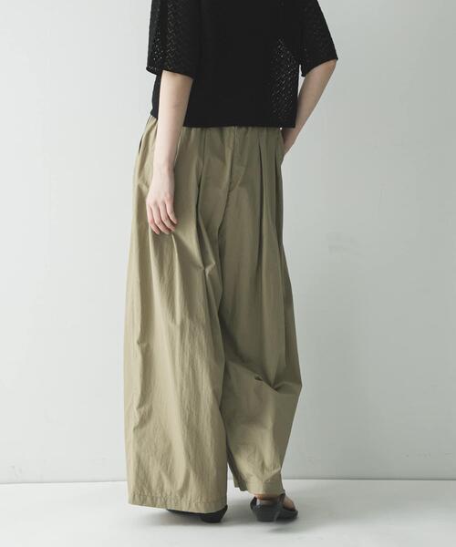URBAN RESEARCH(アーバンリサーチ)の「『UR TECH』ギャザーワイドパンツ(その他パンツ・レディース・ベージュ/ライトグレー/チャコールグレー・36/38)」の12枚目の写真
