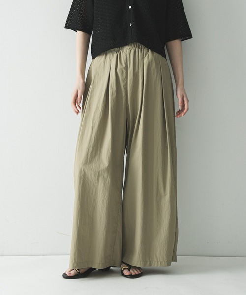 URBAN RESEARCH(アーバンリサーチ)の「『UR TECH』ギャザーワイドパンツ(その他パンツ・レディース・ベージュ/ライトグレー/チャコールグレー・36/38)」の17枚目の写真