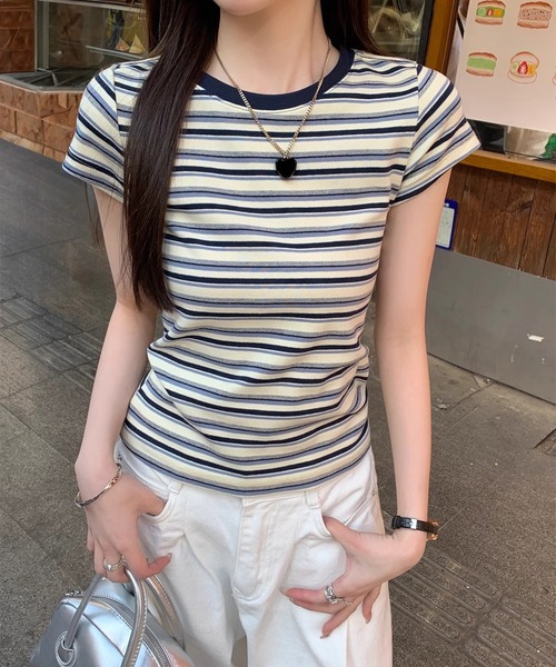 shyam inspiration（シャムインスピレーション）の「マルチボーダーコンパクトTシャツ/半袖（Tシャツ/カットソー・レディース・レッド/ブルー・M/S）」の2枚目の写真