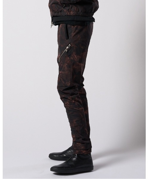 wjk（ダヴルジェイケイ）の「puckering banana teck pants（カーゴパンツ・メンズ・ライトグレー/ブラック/ブラック系その他・SMALL/MEDIUM/LARGE/X-LARGE）」の7枚目の写真