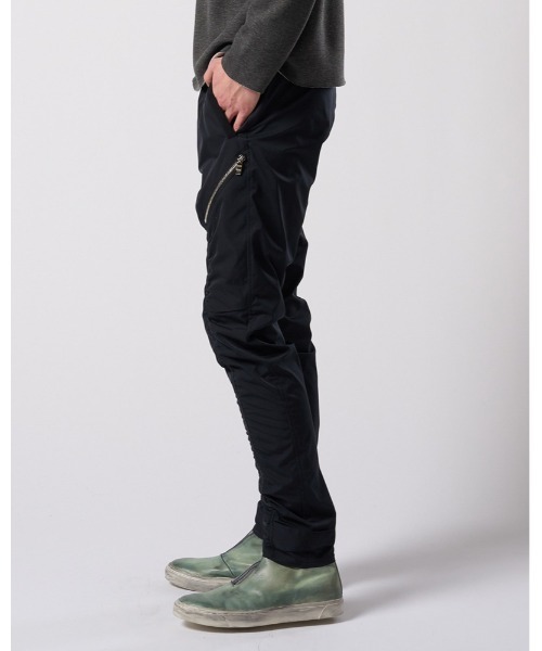 wjk（ダヴルジェイケイ）の「puckering banana teck pants（カーゴパンツ・メンズ・ライトグレー/ブラック/ブラック系その他・SMALL/MEDIUM/LARGE/X-LARGE）」の15枚目の写真
