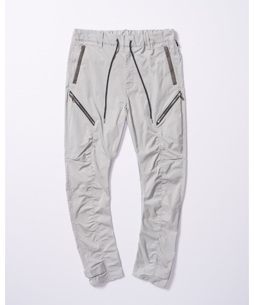 wjk（ダヴルジェイケイ）の「puckering banana teck pants（カーゴパンツ・メンズ・ライトグレー/ブラック/ブラック系その他・SMALL/MEDIUM/LARGE/X-LARGE）」の9枚目の写真