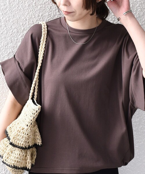 SHIPS Colors(シップス カラーズ)の「SHIPS Colors:〈手洗い可能〉スムース 2WAYスリーブ ニュアンス TEE◇(Tシャツ/カットソー・レディース・ブラック/ブラウン/グレー/ライトグリーン・ONE SIZE)」の4枚目の写真