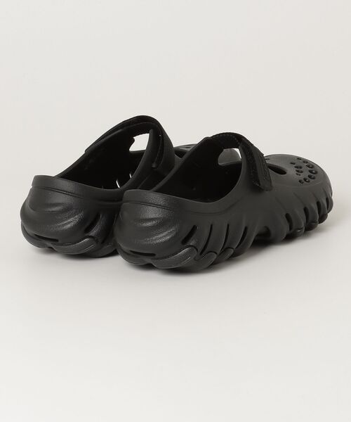 crocs(クロックス)の「crocs Echo Mary Jane Clog / クロックス エコー メリー ジェーン クロッグ(サンダル・レディース・ブラック・25.0cm/24.0cm/23.0cm/22.0cm)」の2枚目の写真