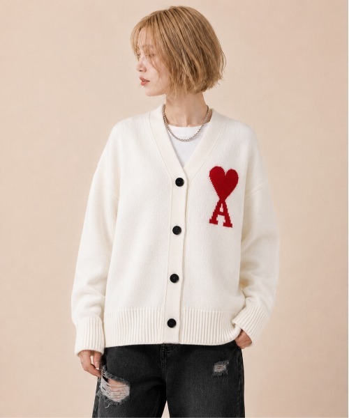 AMI Alexandre Mattiussi(アミアレクサンドルマテュッシ)の「AMI PARIS / AMI BIG HEART LOGO CADIGAN / AMI Paris.01(カーディガン/ボレロ・レディース・パープル/ホワイト/ネイビー/グレー・LARGE/MEDIUM/SMALL)」の1枚目の写真