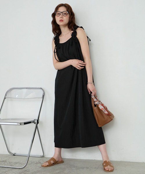 Cherir Mignon(シェリルミニョン)の「【Cherir Mignon】ギャザーショルダーリボンワンピース(ワンピース・レディース・ブラック/ホワイト・FREE)」の13枚目の写真