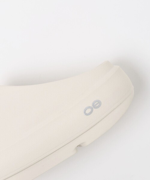 OOFOS(ウーフォス)の「<OOFOS>OOCLOOG PLUS サンダル(サンダル・メンズ・ベージュ/ブラック・28cm/27cm/26cm)」の12枚目の写真