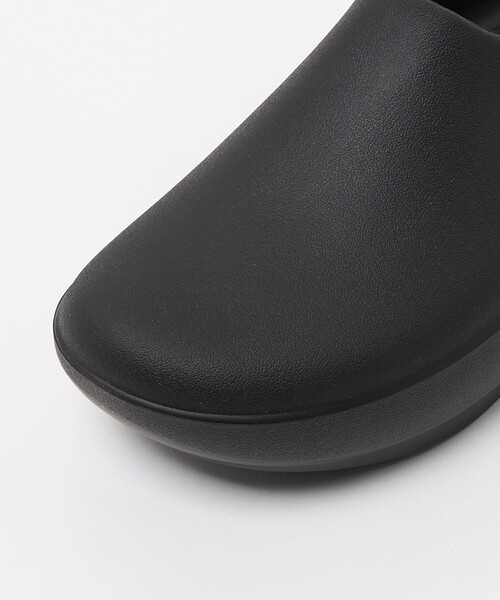 OOFOS(ウーフォス)の「<OOFOS>OOCLOOG PLUS サンダル(サンダル・メンズ・ベージュ/ブラック・28cm/27cm/26cm)」の14枚目の写真