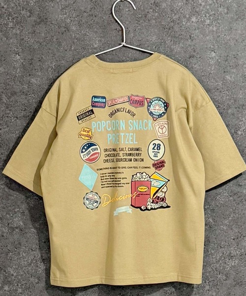 THE CASUAL(カジュアル)の「ステッカープリント オーバーサイズ Tシャツ(Tシャツ/カットソー・キッズ・ホワイト系その他2/チャコール/ホワイト系その他/オレンジ/ブラック系その他/ミント/ブラック/オフホワイト/ベージュ・160cm/150cm/140cm/130cm/120cm/110cm)」の1枚目の写真