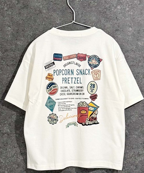 THE CASUAL(カジュアル)の「ステッカープリント オーバーサイズ Tシャツ(Tシャツ/カットソー・キッズ・ホワイト系その他2/チャコール/ホワイト系その他/オレンジ/ブラック系その他/ミント/ブラック/オフホワイト/ベージュ・160cm/150cm/140cm/130cm/120cm/110cm)」の4枚目の写真
