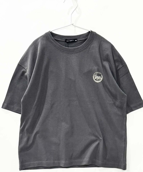 THE CASUAL(カジュアル)の「ステッカープリント オーバーサイズ Tシャツ(Tシャツ/カットソー・キッズ・ホワイト系その他2/チャコール/ホワイト系その他/オレンジ/ブラック系その他/ミント/ブラック/オフホワイト/ベージュ・160cm/150cm/140cm/130cm/120cm/110cm)」の16枚目の写真