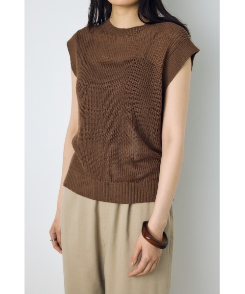 AZUL by moussy(アズールバイマウジー)の「【身長/骨格別着用画像あり】畔編みノースリーブトップス サマーニットトップス シアートップス 春服 夏服 秋服 透け感 メッシュトップス(ニット/セーター・レディース・ブラウン/レッド/ブラック/オフホワイト・MEDIUM/SMALL)」の3枚目の写真