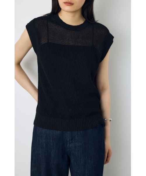 AZUL by moussy(アズールバイマウジー)の「【身長/骨格別着用画像あり】畔編みノースリーブトップス サマーニットトップス シアートップス 春服 夏服 秋服 透け感 メッシュトップス(ニット/セーター・レディース・ブラウン/レッド/ブラック/オフホワイト・MEDIUM/SMALL)」の2枚目の写真