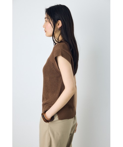 AZUL by moussy(アズールバイマウジー)の「【身長/骨格別着用画像あり】畔編みノースリーブトップス サマーニットトップス シアートップス 春服 夏服 秋服 透け感 メッシュトップス(ニット/セーター・レディース・ブラウン/レッド/ブラック/オフホワイト・MEDIUM/SMALL)」の18枚目の写真