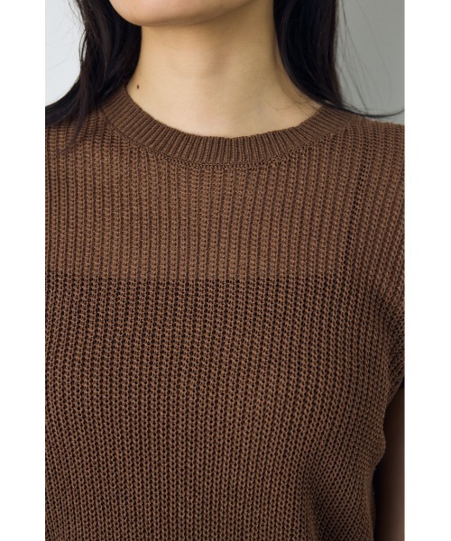 AZUL by moussy(アズールバイマウジー)の「【身長/骨格別着用画像あり】畔編みノースリーブトップス サマーニットトップス シアートップス 春服 夏服 秋服 透け感 メッシュトップス(ニット/セーター・レディース・ブラウン/レッド/ブラック/オフホワイト・MEDIUM/SMALL)」の21枚目の写真
