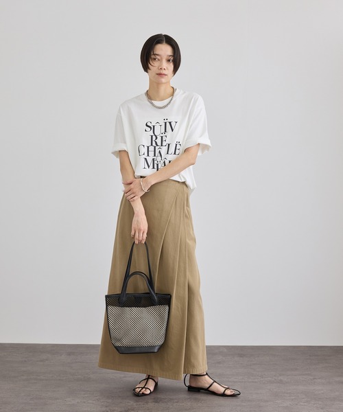 SALON adam et rope'（サロン アダム エ ロペ）の「VoyageurロゴプリントT（Tシャツ/カットソー・レディース・オフホワイト/ブラック・FREE）」の5枚目の写真