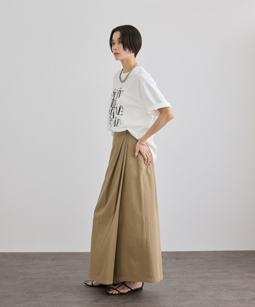 SALON adam et rope'（サロン アダム エ ロペ）の「VoyageurロゴプリントT（Tシャツ/カットソー・レディース・オフホワイト/ブラック・FREE）」の6枚目の写真