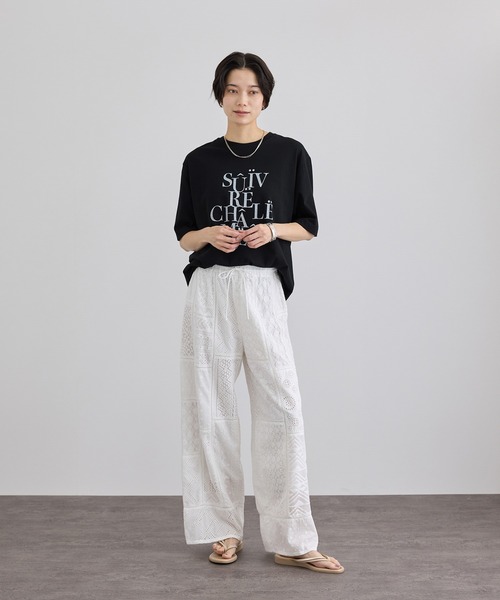 SALON adam et rope'（サロン アダム エ ロペ）の「VoyageurロゴプリントT（Tシャツ/カットソー・レディース・オフホワイト/ブラック・FREE）」の7枚目の写真