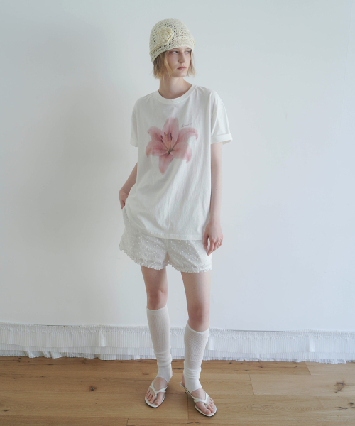 HEEARI(ヒアリー)の「フラワープリンティングオーバーサイズTシャツ_ピンクフラワー(Tシャツ/カットソー・レディース・その他・FREE)」の4枚目の写真