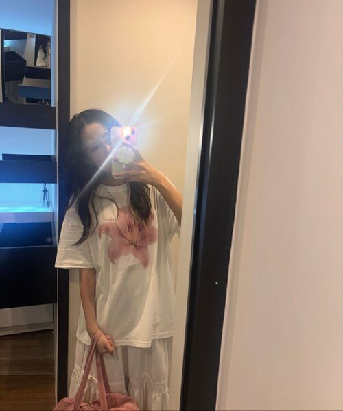 HEEARI(ヒアリー)の「フラワープリンティングオーバーサイズTシャツ_ピンクフラワー(Tシャツ/カットソー・レディース・その他・FREE)」の7枚目の写真