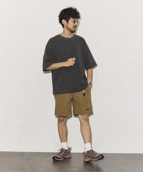FREAK'S STORE(フリークスストア)の「ピグメント加工 ピンボーダー リラックスフィットTシャツ(Tシャツ/カットソー・メンズ・チャコールグレー/ブルー/ブラウン・LARGE/MEDIUM)」の7枚目の写真