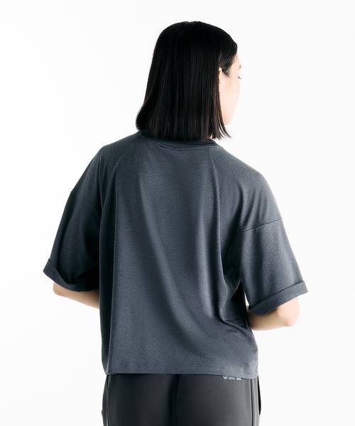 NEW BALANCE(ニューバランス)の「NBロゴTシャツ(Tシャツ/カットソー・レディース・ブルーグレー/ライトピンク/ライトブラウン・X-LARGE/LARGE/MEDIUM/SMALL)」の14枚目の写真