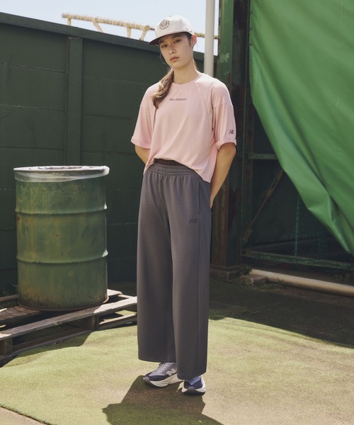NEW BALANCE(ニューバランス)の「NBロゴTシャツ(Tシャツ/カットソー・レディース・ブルーグレー/ライトピンク/ライトブラウン・X-LARGE/LARGE/MEDIUM/SMALL)」の6枚目の写真