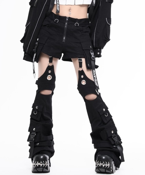 REFLEM INDUSTRY（レフレムインダストリー）の「『REFLEM INDUSTRY/レフレム インダストリー』EXOFRAME LEG-COVER SHORTS/レッグカバー付きショーパン（その他パンツ・レディース・ブラック/ブラック×グレー・FREE）」の2枚目の写真