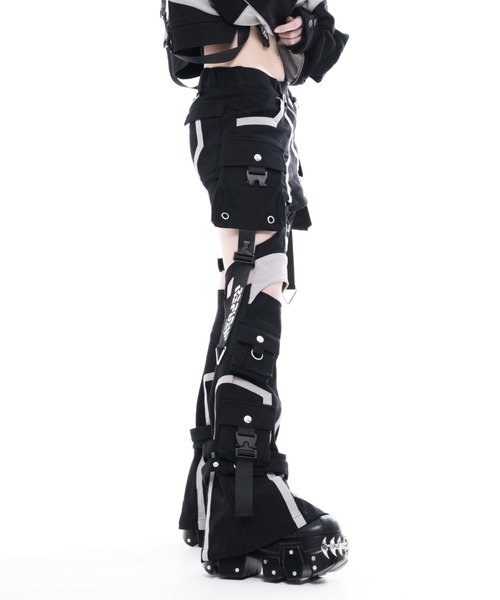 REFLEM INDUSTRY（レフレムインダストリー）の「『REFLEM INDUSTRY/レフレム インダストリー』EXOFRAME LEG-COVER SHORTS/レッグカバー付きショーパン（その他パンツ・レディース・ブラック/ブラック×グレー・FREE）」の9枚目の写真