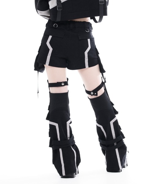 REFLEM INDUSTRY（レフレムインダストリー）の「『REFLEM INDUSTRY/レフレム インダストリー』EXOFRAME LEG-COVER SHORTS/レッグカバー付きショーパン（その他パンツ・レディース・ブラック/ブラック×グレー・FREE）」の8枚目の写真