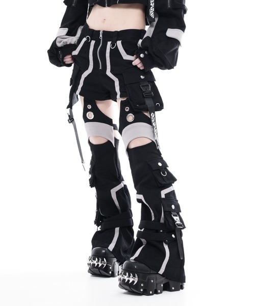 REFLEM INDUSTRY（レフレムインダストリー）の「『REFLEM INDUSTRY/レフレム インダストリー』EXOFRAME LEG-COVER SHORTS/レッグカバー付きショーパン（その他パンツ・レディース・ブラック/ブラック×グレー・FREE）」の5枚目の写真