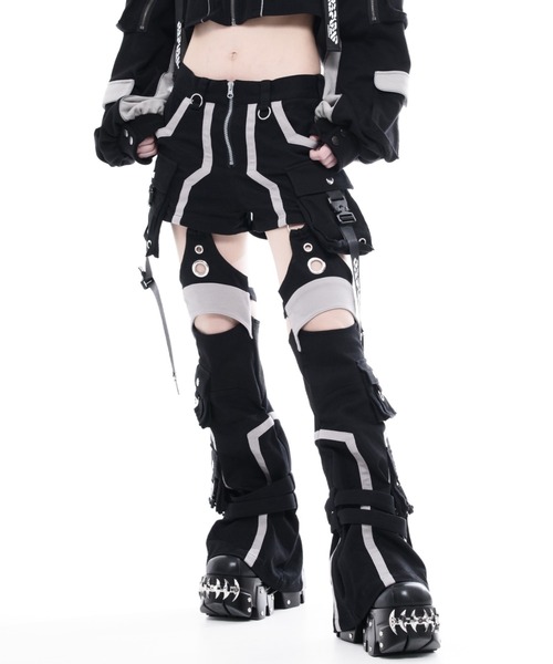 REFLEM INDUSTRY（レフレムインダストリー）の「『REFLEM INDUSTRY/レフレム インダストリー』EXOFRAME LEG-COVER SHORTS/レッグカバー付きショーパン（その他パンツ・レディース・ブラック/ブラック×グレー・FREE）」の3枚目の写真
