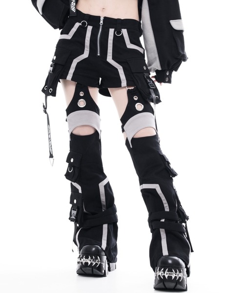 REFLEM INDUSTRY（レフレムインダストリー）の「『REFLEM INDUSTRY/レフレム インダストリー』EXOFRAME LEG-COVER SHORTS/レッグカバー付きショーパン（その他パンツ・レディース・ブラック/ブラック×グレー・FREE）」の4枚目の写真