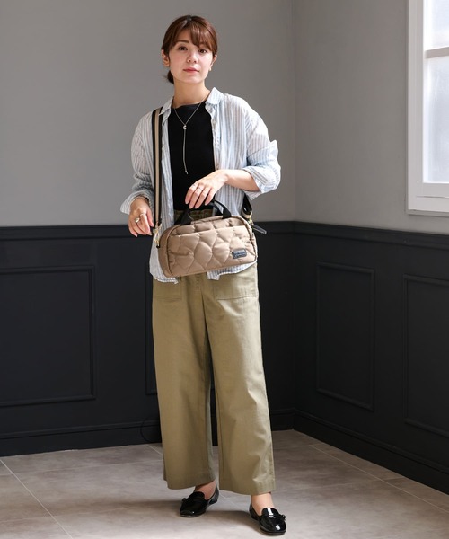 LIZDAYS(リズデイズ)の「【500mlペットボトル収納可】横長フォルムナイロンショルダー(ショルダーバッグ・レディース・ダークグレー/ブラック/スモーキーグリーン系/グレイッシュベージュ/ナチュラル・FREE)」の8枚目の写真