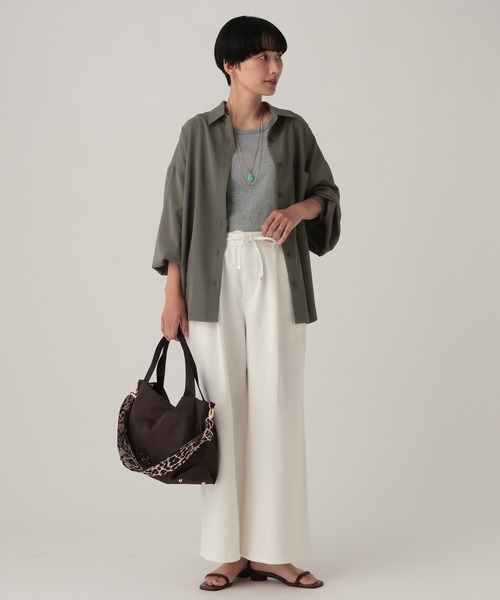 Elura(エルーラ)の「汗ジミ軽減レギュラーシャツ/912421(シャツ/ブラウス・レディース・ネイビー/ブルー/チャコールグレー/オフホワイト・FREE)」の8枚目の写真
