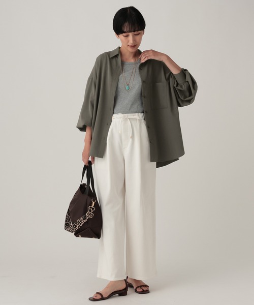 Elura(エルーラ)の「汗ジミ軽減レギュラーシャツ/912421(シャツ/ブラウス・レディース・ネイビー/ブルー/チャコールグレー/オフホワイト・FREE)」の10枚目の写真