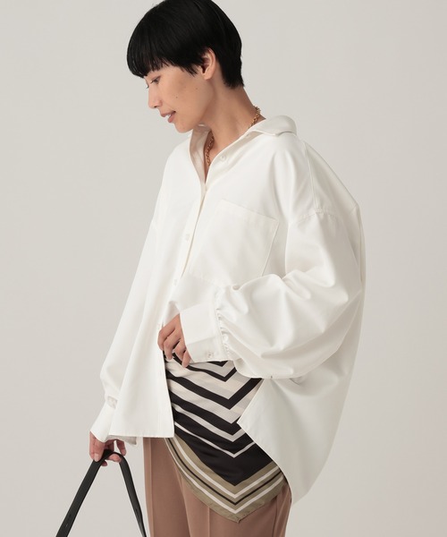 Elura(エルーラ)の「汗ジミ軽減レギュラーシャツ/912421(シャツ/ブラウス・レディース・ネイビー/ブルー/チャコールグレー/オフホワイト・FREE)」の7枚目の写真