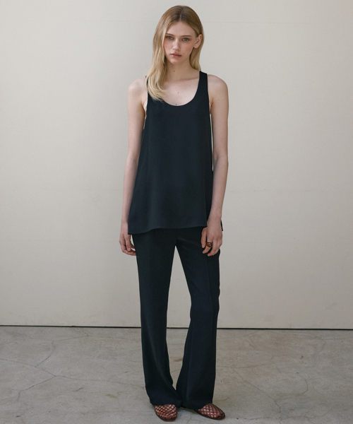 SIGREAT(シグレート)の「フルイドブーツカットパンツ_ブラック(スラックス・レディース・ブラック・SMALL/MEDIUM)」の2枚目の写真