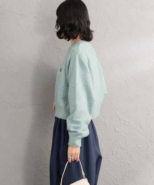 FRED PERRY（フレッドペリー）の「【WEB先行予約】[FRED PERRY/フレッドペリー] 別注 ワンポイントロゴ刺繍 クロップド丈 シャギーニットプルオーバー（ニット/セーター・レディース・オートミール/サックスブルー/チャコール・8/10）」の10枚目の写真