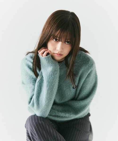 別注 品牌刺繡短版長毛針織套頭衫