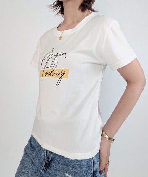 styiro（スタイロ）の「ロゴプリント 半袖Tシャツ 大人カジュアル（Tシャツ/カットソー・レディース・ホワイト/グレー/ブラック・L/M）」の5枚目の写真