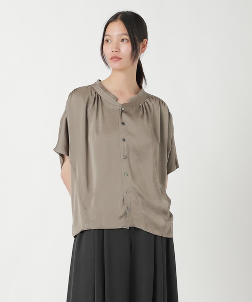 ZUCCa(ズッカ)の「SOFT PE SATIN / シャツ(シャツ/ブラウス・レディース・カーキ・M size)」の2枚目の写真