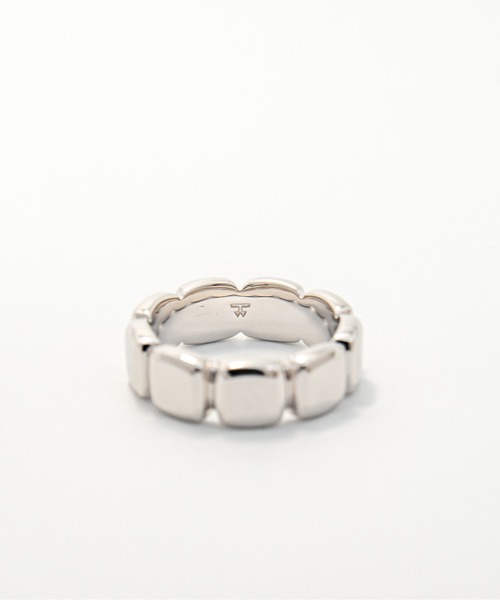 TOM WOOD(トムウッド)の「【TOMWOOD(トムウッド)】Cushion Band シルバーリング 指輪(リング・レディース・シルバー・48/56/54/52/50)」の2枚目の写真