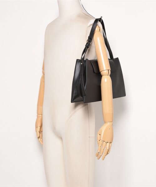 FURLA(フルラ)の「フルラ ヌヴォラ (Furla Nuvola) ショルダーバッグ L(ハンドバッグ・レディース・グレイッシュベージュ/ホワイト/ブラック・ONE SIZE)」の16枚目の写真