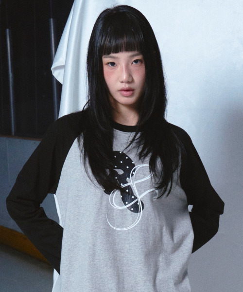 ROGIN N ROSIE(ロギンエンロージー)の「RnR Dot Point Ragian Long Sleeve Black(Tシャツ/カットソー・レディース・その他・FREE)」の1枚目の写真