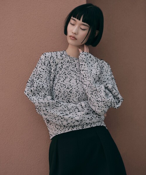 EMMEL REFINES(エメルリファインズ)の「<EMMEL REFINES>EM タックインスリーブ 2WAY ニット(ニット/セーター・レディース・ピンク/オフホワイト・FREE)」の3枚目の写真