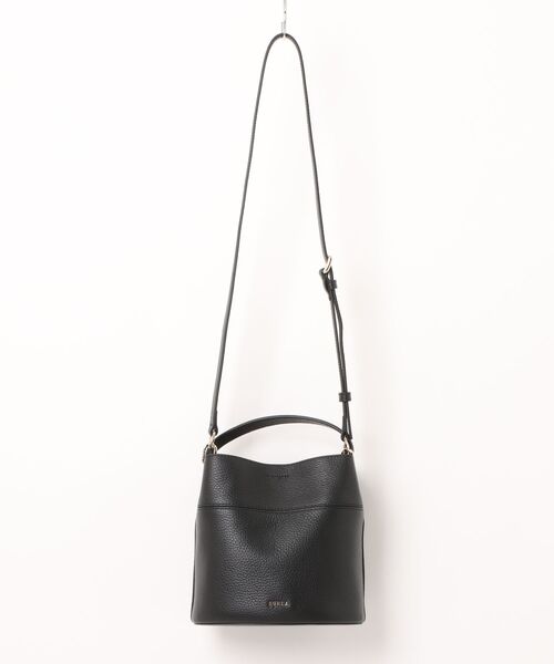 FURLA(フルラ)の「フルラ アメリア(Furla Amelia) ミニ バケットバッグ(ハンドバッグ・レディース・ブラック/バーガンディー/サンドベージュ・ONE SIZE)」の13枚目の写真