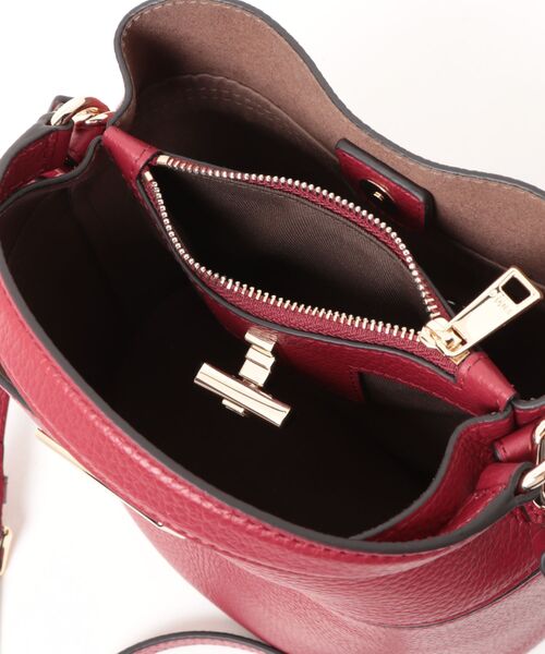FURLA(フルラ)の「フルラ アメリア(Furla Amelia) ミニ バケットバッグ(ハンドバッグ・レディース・ブラック/バーガンディー/サンドベージュ・ONE SIZE)」の16枚目の写真